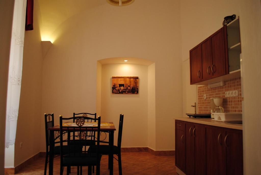 Dobo Teri Apartman Эгер Номер фото